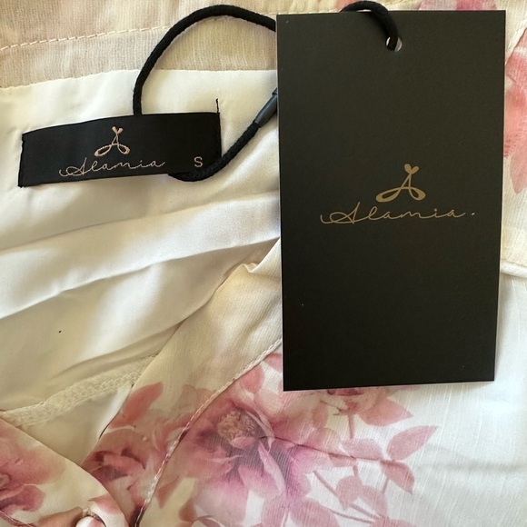 Long Sleeve Button-Up Tiered Floral Mini‎ Short Dress, Floral, Size M, NWT - Picture 9 of 11